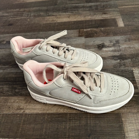 Levi's Gray and Pink Sneakers, size 6 - Picture 1 of 3